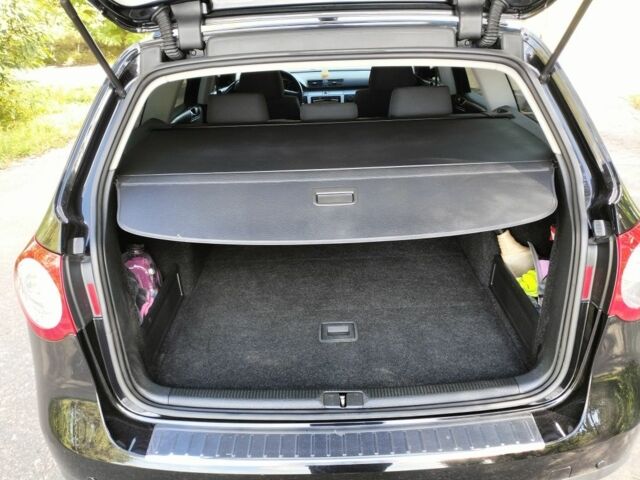 Чорний Фольксваген Пассат Варіант, об'ємом двигуна 0 л та пробігом 175 тис. км за 8200 $, фото 18 на Automoto.ua