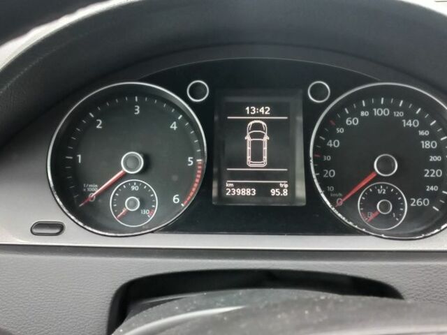 Чорний Фольксваген Пассат Варіант, об'ємом двигуна 2 л та пробігом 240 тис. км за 6500 $, фото 5 на Automoto.ua