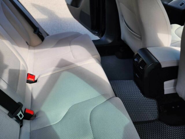 Черный Фольксваген Пассат Вариант, объемом двигателя 1.6 л и пробегом 350 тыс. км за 5900 $, фото 15 на Automoto.ua