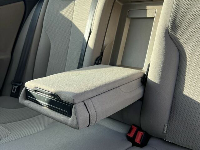 Чорний Фольксваген Пассат Варіант, об'ємом двигуна 1.8 л та пробігом 324 тис. км за 7000 $, фото 17 на Automoto.ua