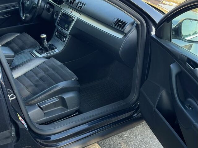 Черный Фольксваген Пассат Вариант, объемом двигателя 2 л и пробегом 325 тыс. км за 7999 $, фото 7 на Automoto.ua