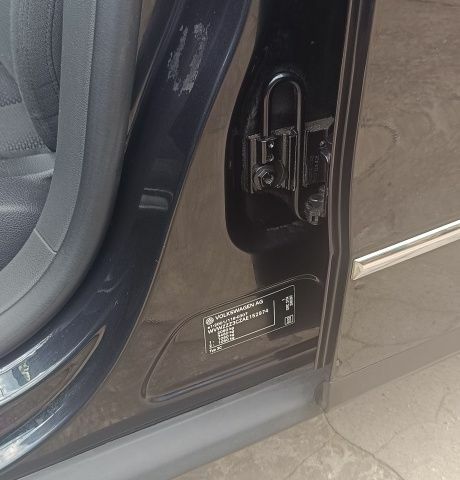 Черный Фольксваген Пассат Вариант, объемом двигателя 1.6 л и пробегом 275 тыс. км за 8500 $, фото 19 на Automoto.ua