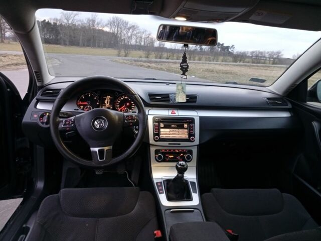 Черный Фольксваген Пассат Вариант, объемом двигателя 2 л и пробегом 440 тыс. км за 3632 $, фото 10 на Automoto.ua