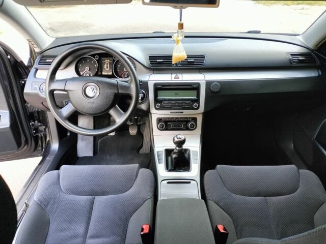 Чорний Фольксваген Пассат Варіант, об'ємом двигуна 0 л та пробігом 175 тис. км за 8350 $, фото 19 на Automoto.ua