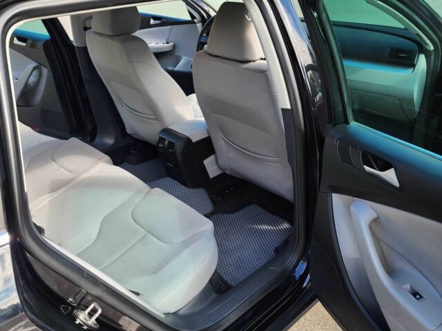 Черный Фольксваген Пассат Вариант, объемом двигателя 1.6 л и пробегом 350 тыс. км за 5900 $, фото 16 на Automoto.ua