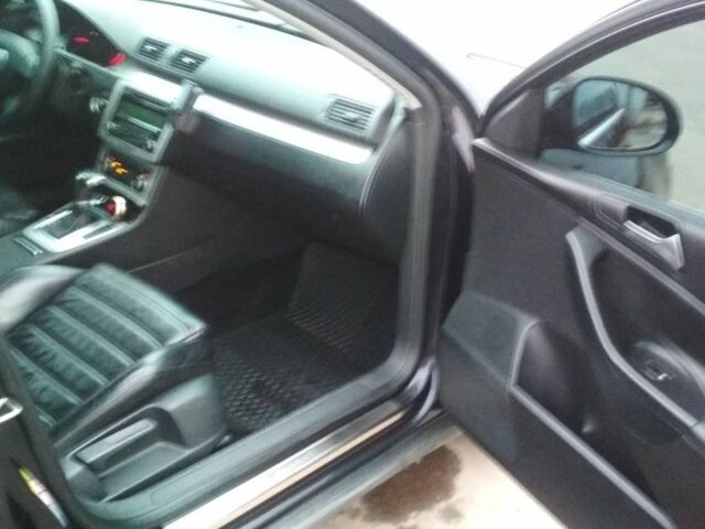 Черный Фольксваген Пассат Вариант, объемом двигателя 2 л и пробегом 243 тыс. км за 9000 $, фото 5 на Automoto.ua