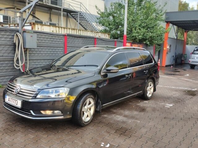 Черный Фольксваген Пассат Вариант, объемом двигателя 2 л и пробегом 260 тыс. км за 10000 $, фото 1 на Automoto.ua