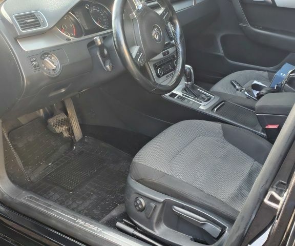 Черный Фольксваген Пассат Вариант, объемом двигателя 2 л и пробегом 260 тыс. км за 10000 $, фото 5 на Automoto.ua