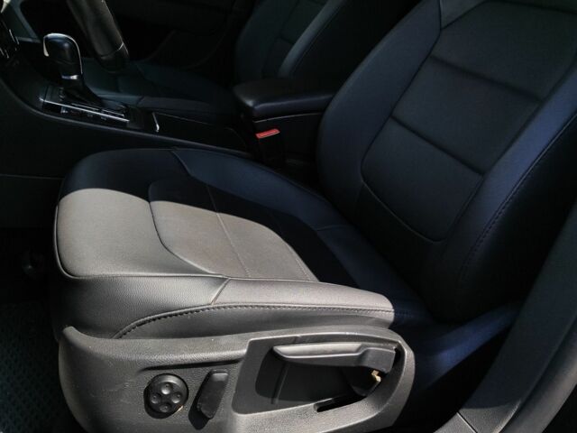 Черный Фольксваген Пассат Вариант, объемом двигателя 2 л и пробегом 274 тыс. км за 9699 $, фото 14 на Automoto.ua