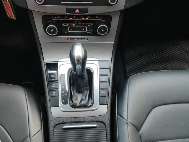 Черный Фольксваген Пассат Вариант, объемом двигателя 2 л и пробегом 274 тыс. км за 9699 $, фото 17 на Automoto.ua