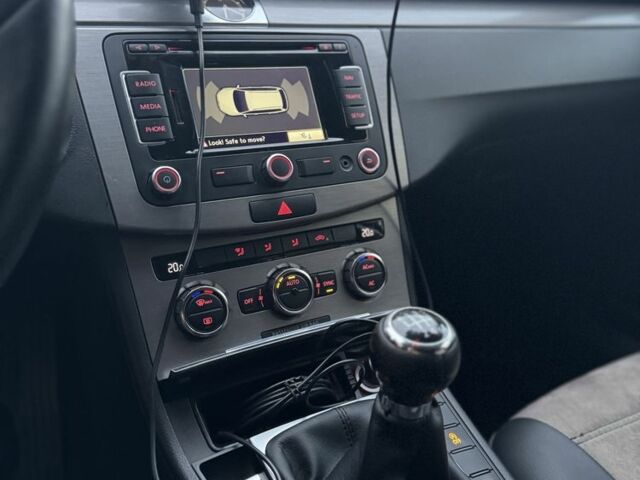 Чорний Фольксваген Пассат Варіант, об'ємом двигуна 1.6 л та пробігом 245 тис. км за 8400 $, фото 6 на Automoto.ua