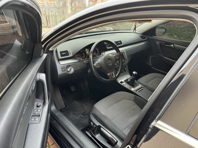 Черный Фольксваген Пассат Вариант, объемом двигателя 2 л и пробегом 258 тыс. км за 10000 $, фото 6 на Automoto.ua