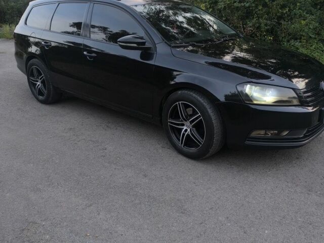 Черный Фольксваген Пассат Вариант, объемом двигателя 1.6 л и пробегом 287 тыс. км за 7400 $, фото 3 на Automoto.ua
