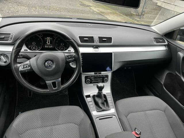 Черный Фольксваген Пассат Вариант, объемом двигателя 2 л и пробегом 268 тыс. км за 9000 $, фото 5 на Automoto.ua