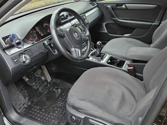 Черный Фольксваген Пассат Вариант, объемом двигателя 1.6 л и пробегом 482 тыс. км за 8200 $, фото 5 на Automoto.ua