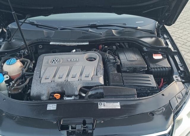 Черный Фольксваген Пассат Вариант, объемом двигателя 2 л и пробегом 387 тыс. км за 10800 $, фото 6 на Automoto.ua