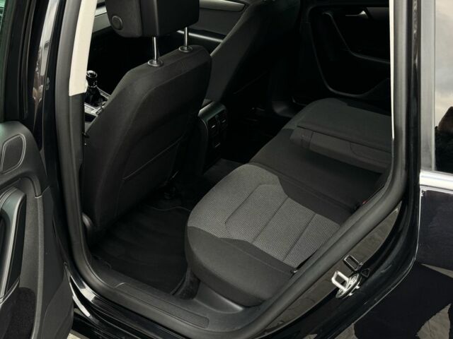 Чорний Фольксваген Пассат Варіант, об'ємом двигуна 2 л та пробігом 231 тис. км за 12500 $, фото 10 на Automoto.ua