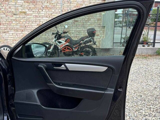 Фольксваген Пассат Вариант 2012 в Коломые на Automoto.ua Черный Фольксваген Пассат Вариант, объемом двигателя 2 л и пробегом 298 тыс. км за 10299 $, фото 19 на Automoto.ua