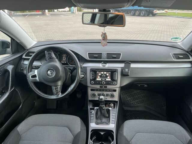 Черный Фольксваген Пассат Вариант, объемом двигателя 2 л и пробегом 350 тыс. км за 10700 $, фото 3 на Automoto.ua