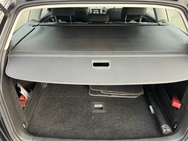 Черный Фольксваген Пассат Вариант, объемом двигателя 2 л и пробегом 350 тыс. км за 10700 $, фото 6 на Automoto.ua