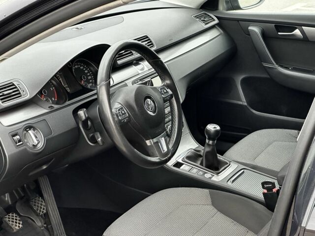 Черный Фольксваген Пассат Вариант, объемом двигателя 2 л и пробегом 270 тыс. км за 9900 $, фото 6 на Automoto.ua