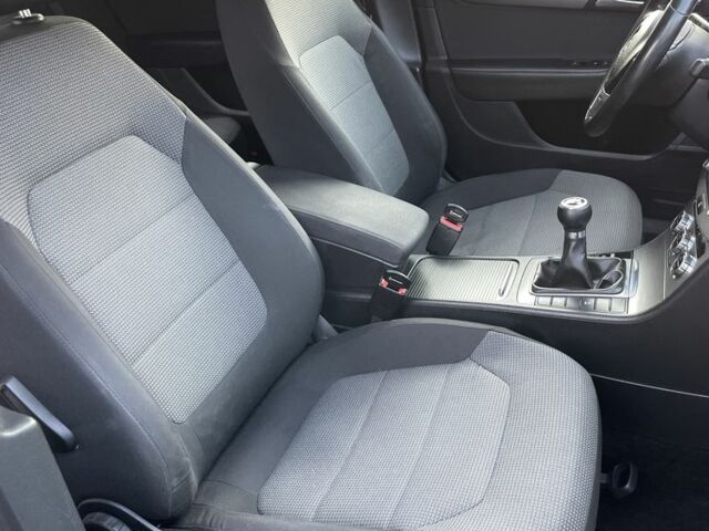 Черный Фольксваген Пассат Вариант, объемом двигателя 2 л и пробегом 280 тыс. км за 9900 $, фото 18 на Automoto.ua