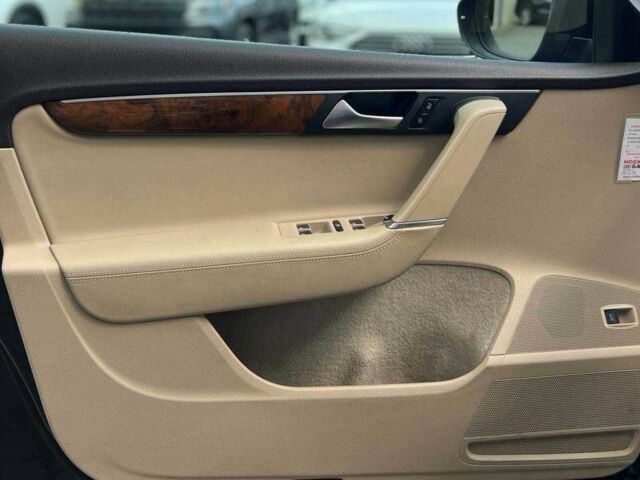 Чорний Фольксваген Пассат Варіант, об'ємом двигуна 2 л та пробігом 345 тис. км за 10700 $, фото 7 на Automoto.ua