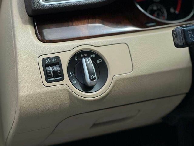 Чорний Фольксваген Пассат Варіант, об'ємом двигуна 2 л та пробігом 345 тис. км за 10700 $, фото 12 на Automoto.ua