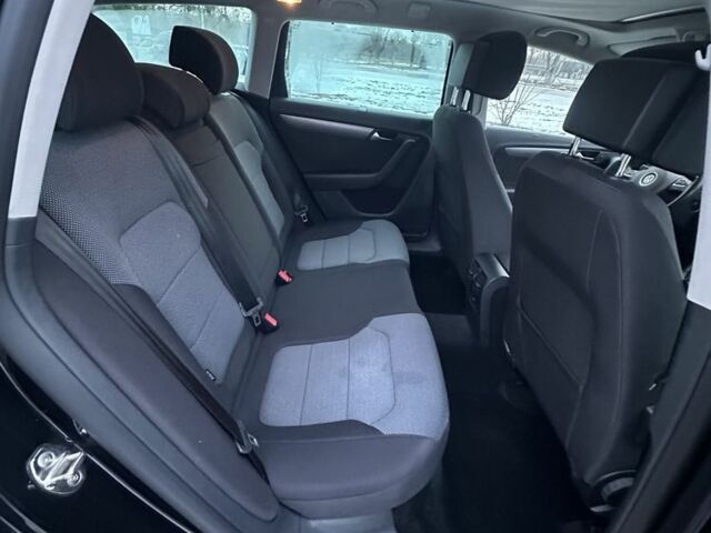 Чорний Фольксваген Пассат Варіант, об'ємом двигуна 2 л та пробігом 300 тис. км за 11500 $, фото 18 на Automoto.ua