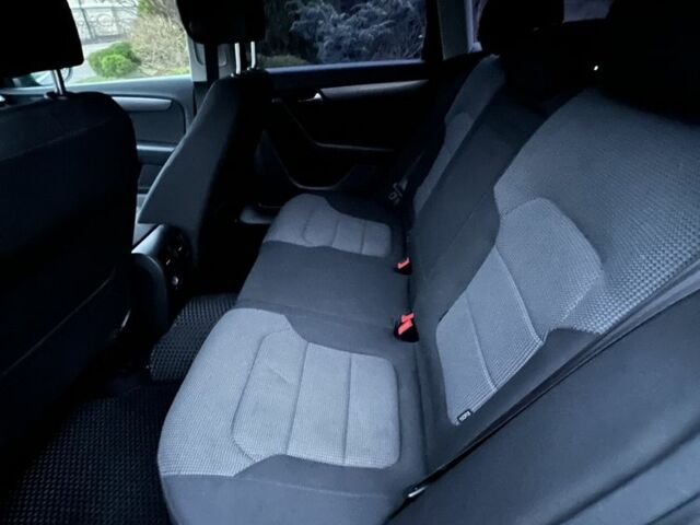 Чорний Фольксваген Пассат Варіант, об'ємом двигуна 2 л та пробігом 328 тис. км за 9600 $, фото 13 на Automoto.ua