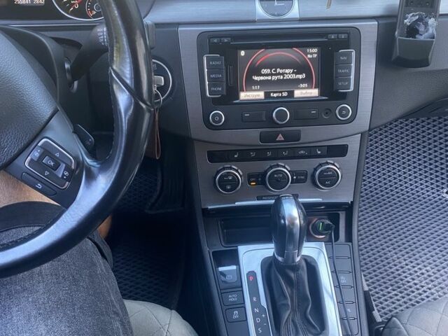 Черный Фольксваген Пассат Вариант, объемом двигателя 2 л и пробегом 256 тыс. км за 12500 $, фото 2 на Automoto.ua