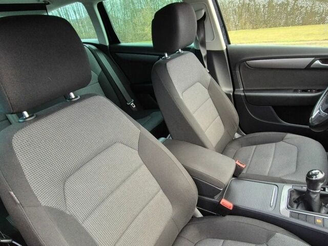 Чорний Фольксваген Пассат Варіант, об'ємом двигуна 2 л та пробігом 287 тис. км за 2500 $, фото 9 на Automoto.ua