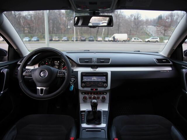 Черный Фольксваген Пассат Вариант, объемом двигателя 1.6 л и пробегом 262 тыс. км за 8800 $, фото 11 на Automoto.ua