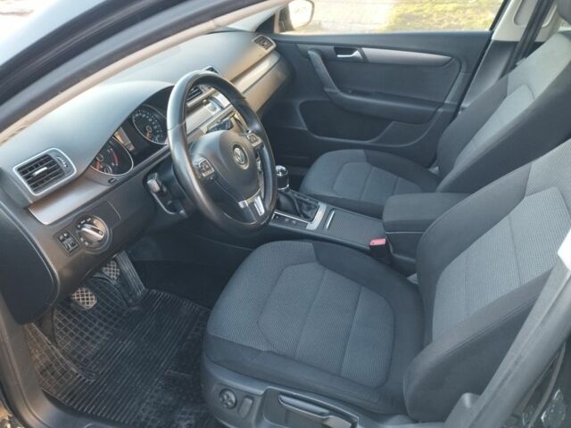 Черный Фольксваген Пассат Вариант, объемом двигателя 1.6 л и пробегом 250 тыс. км за 9200 $, фото 3 на Automoto.ua