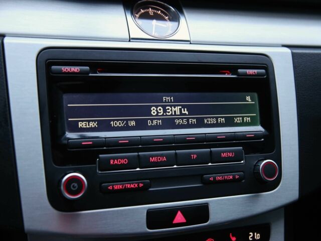 Черный Фольксваген Пассат Вариант, объемом двигателя 1.6 л и пробегом 262 тыс. км за 8800 $, фото 15 на Automoto.ua