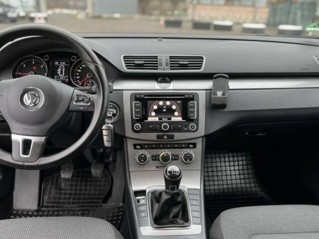 Черный Фольксваген Пассат Вариант, объемом двигателя 2 л и пробегом 269 тыс. км за 13000 $, фото 4 на Automoto.ua