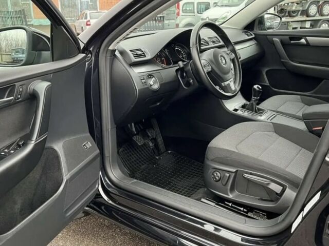 Черный Фольксваген Пассат Вариант, объемом двигателя 2 л и пробегом 269 тыс. км за 13000 $, фото 5 на Automoto.ua