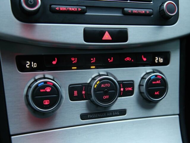 Черный Фольксваген Пассат Вариант, объемом двигателя 1.6 л и пробегом 262 тыс. км за 8800 $, фото 16 на Automoto.ua