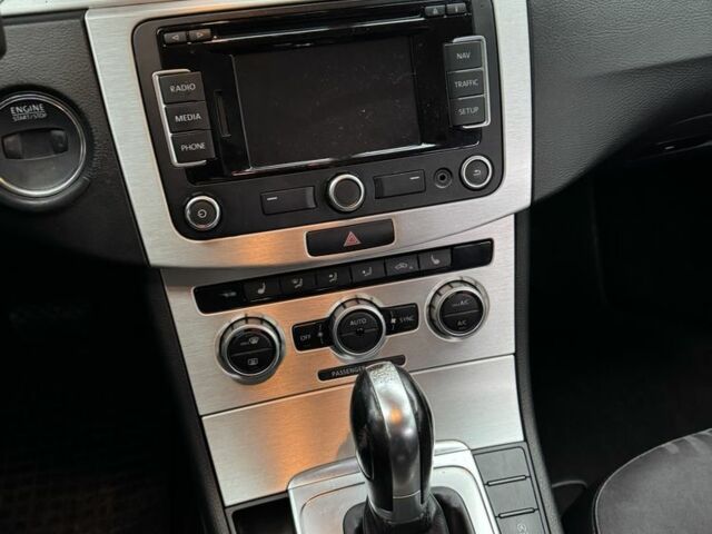 Черный Фольксваген Пассат Вариант, объемом двигателя 2 л и пробегом 284 тыс. км за 10950 $, фото 13 на Automoto.ua