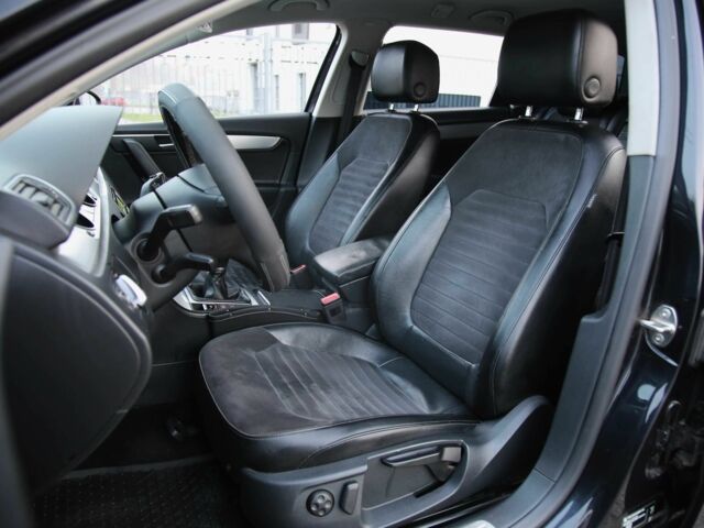 Черный Фольксваген Пассат Вариант, объемом двигателя 1.6 л и пробегом 262 тыс. км за 8800 $, фото 6 на Automoto.ua