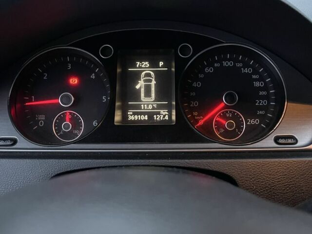 Черный Фольксваген Пассат Вариант, объемом двигателя 2 л и пробегом 370 тыс. км за 12000 $, фото 5 на Automoto.ua