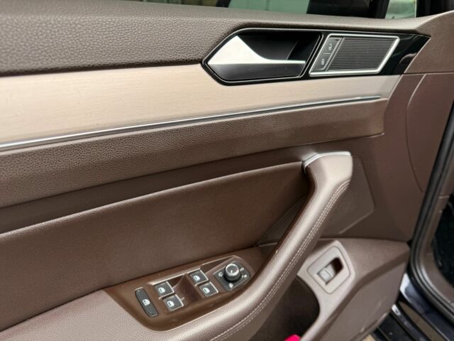 Черный Фольксваген Пассат Вариант, объемом двигателя 2 л и пробегом 263 тыс. км за 13600 $, фото 12 на Automoto.ua