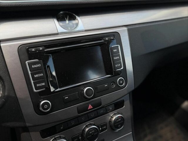 Черный Фольксваген Пассат Вариант, объемом двигателя 2 л и пробегом 230 тыс. км за 11700 $, фото 12 на Automoto.ua