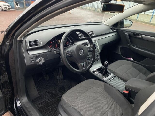 Черный Фольксваген Пассат Вариант, объемом двигателя 1.6 л и пробегом 230 тыс. км за 8900 $, фото 7 на Automoto.ua