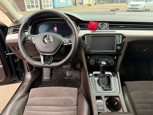 Черный Фольксваген Пассат Вариант, объемом двигателя 2 л и пробегом 263 тыс. км за 13600 $, фото 10 на Automoto.ua