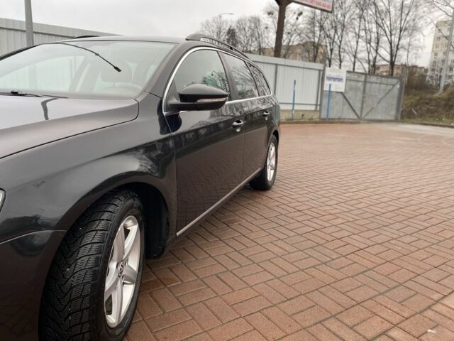 Черный Фольксваген Пассат Вариант, объемом двигателя 1.6 л и пробегом 230 тыс. км за 8900 $, фото 17 на Automoto.ua