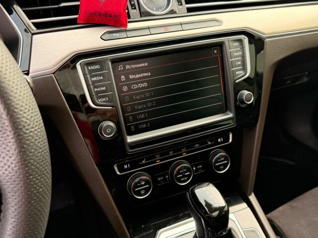 Черный Фольксваген Пассат Вариант, объемом двигателя 2 л и пробегом 263 тыс. км за 13600 $, фото 15 на Automoto.ua