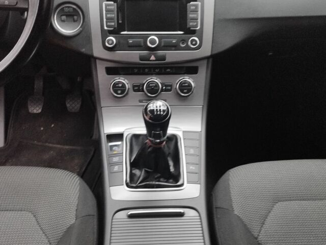 Чорний Фольксваген Пассат Варіант, об'ємом двигуна 1.6 л та пробігом 310 тис. км за 9700 $, фото 9 на Automoto.ua