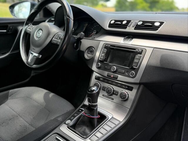 Черный Фольксваген Пассат Вариант, объемом двигателя 2 л и пробегом 230 тыс. км за 11700 $, фото 2 на Automoto.ua