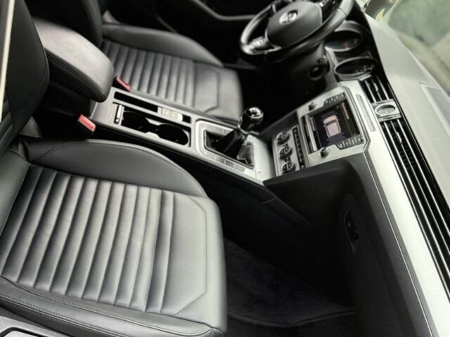 Фольксваген Пассат Вариант 2014 в Ужгороде на Automoto.ua Черный Фольксваген Пассат Вариант, объемом двигателя 2 л и пробегом 288 тыс. км за 12500 $, фото 5 на Automoto.ua